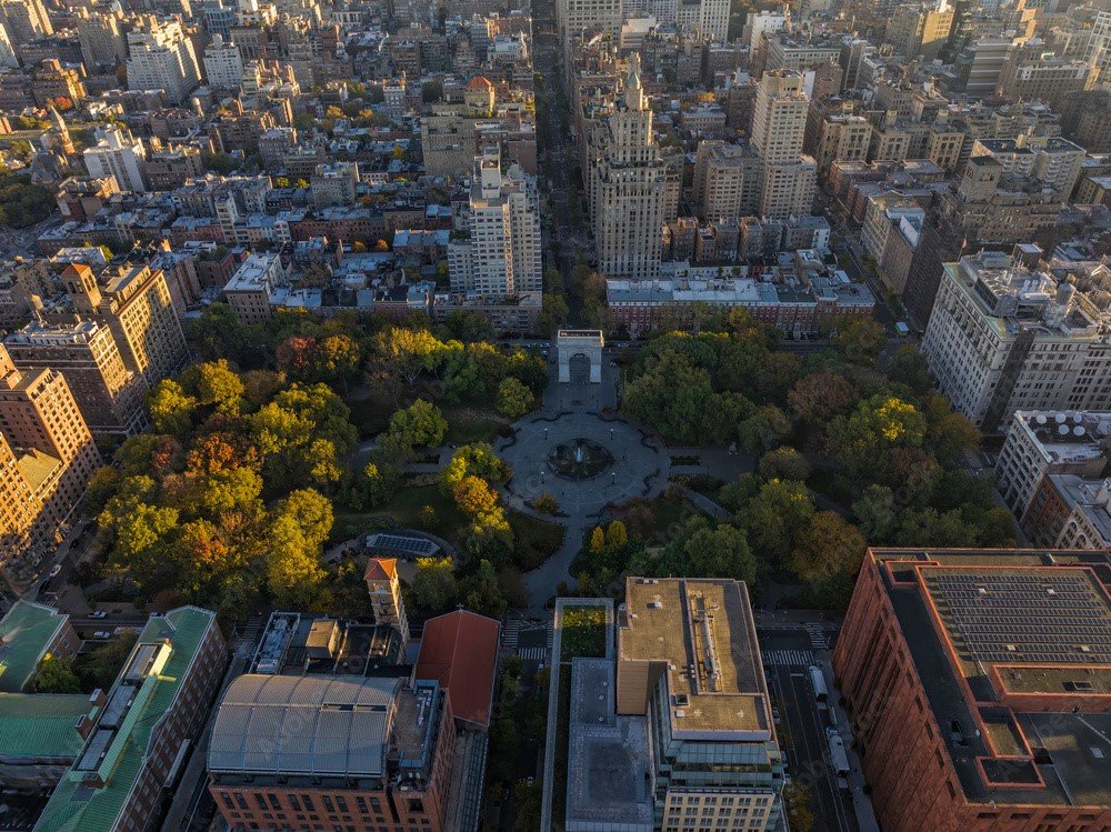 Best Parks in New York: Washington Square Park, Iconic Arch and Vibrant Atmosphere