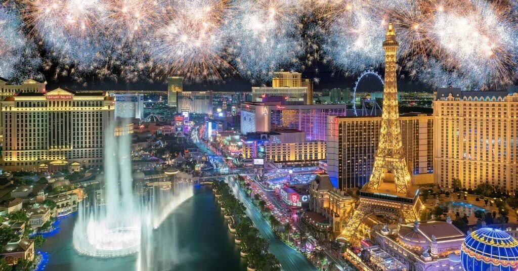 Las Vegas, USA: The Strip Fireworks and Shows