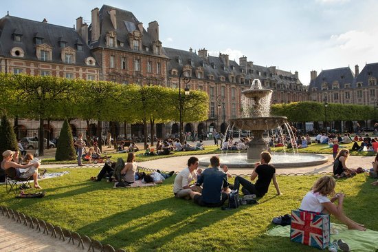 The Perfect Neighborhoods to Stay in Paris: The Marais: Perfect for History and Culture Enthusiasts