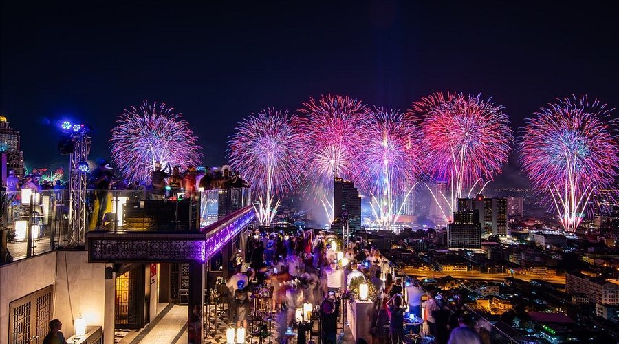 Bangkok, Thailand: Asiatique and Rooftop Parties