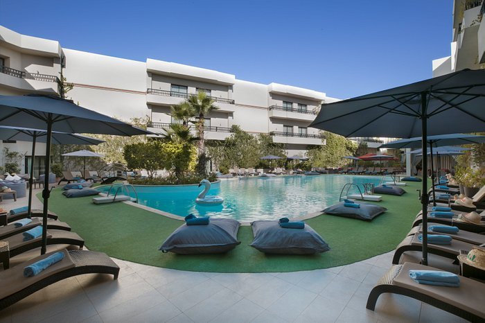 Best Hotels and Riads in Marrakech: Boutique Hotels: The Best of Both Worlds
