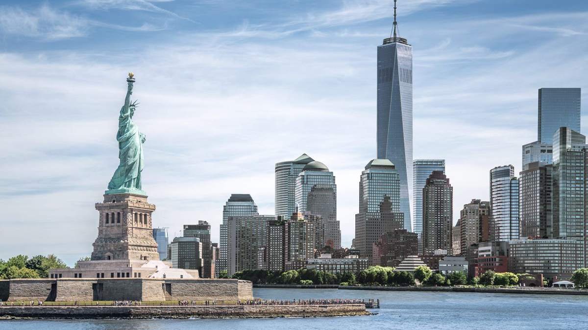 Liberty State Park: The Statue of Liberty and Skyline Combo in New York City