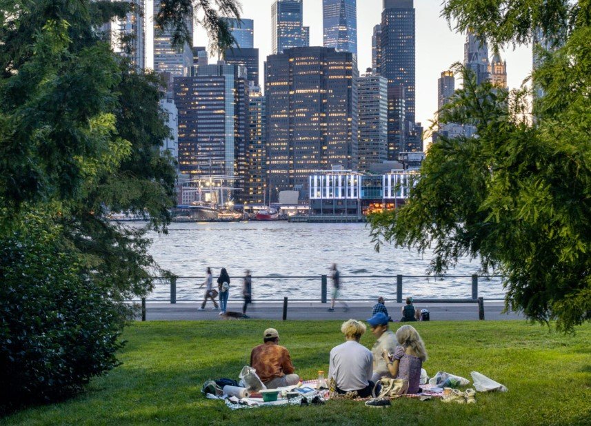 Best Parks in New York:Brooklyn Bridge Park, Waterfront Views and Recreation