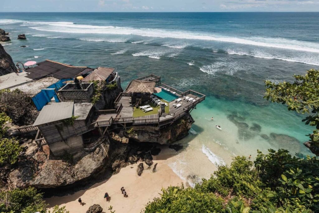 The top 08 Best Beaches in Bali for Sea Lovers:Uluwatu Beach, The Surfer’s Dream